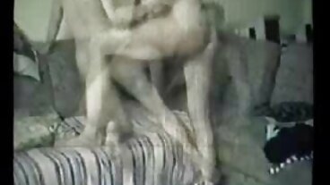 Doggystyle σεξ με την όμορφη ελληνικα βιντεο πορνο Emma Brown από το Smut Puppet