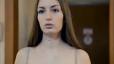 Σκηνή με καμπύλες με τις καυτές Gia OhMy και Lolly Dames από δωρεαν βιντεο πορνο το Family Strokes