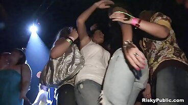 Σκληρό πορνό με την υπέροχη Gia δωρεαν βιντεο πορνο Derza από το Throated